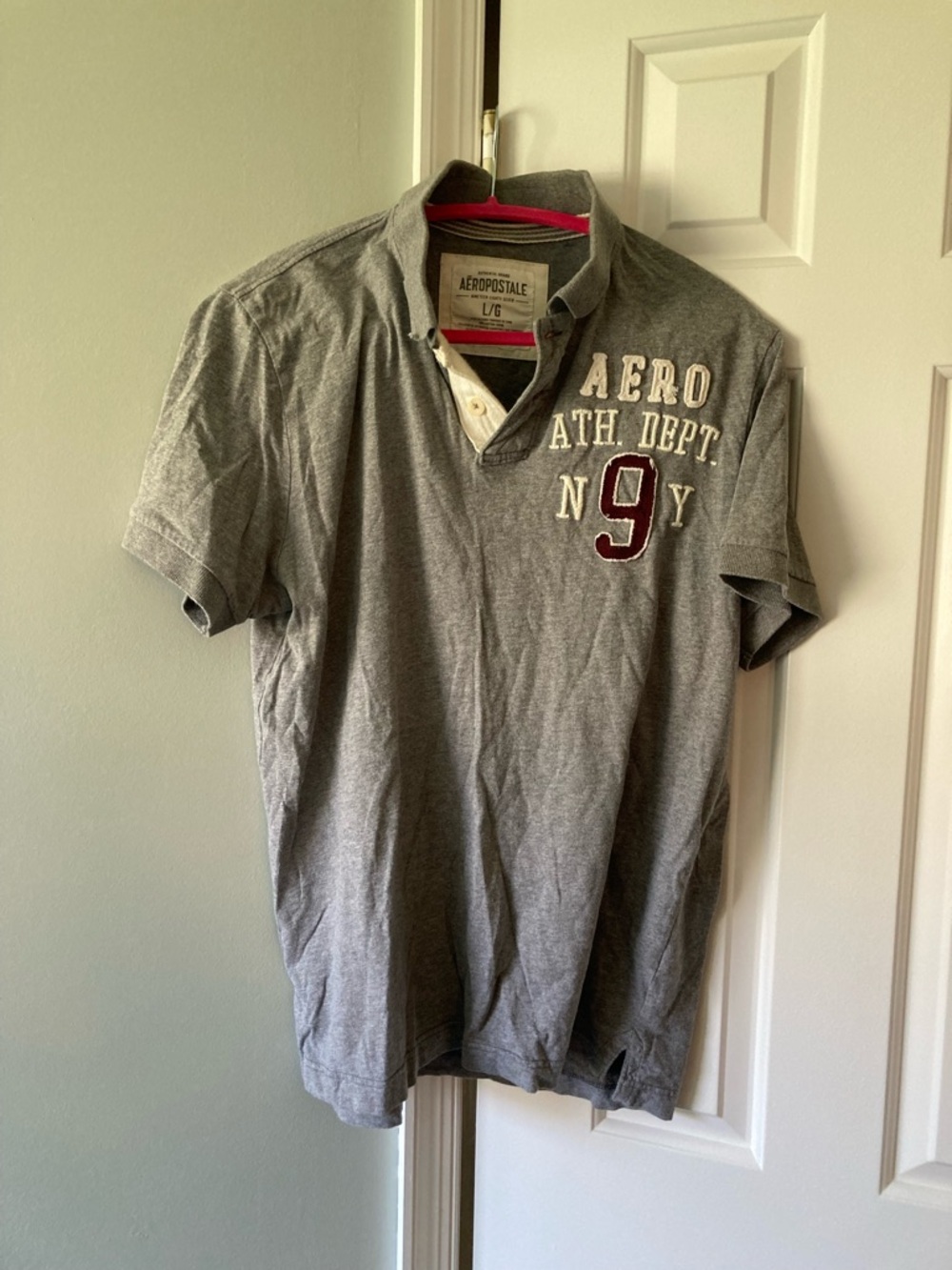 Aeropostale Men's Grey Polo with Burgundy '9' Patch